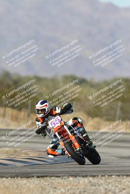 media/Dec-01-2025-Moto Forza (Mon) [[2daa91e15f]]/2-Intermediate Group/Session 3 (Turn 3)/